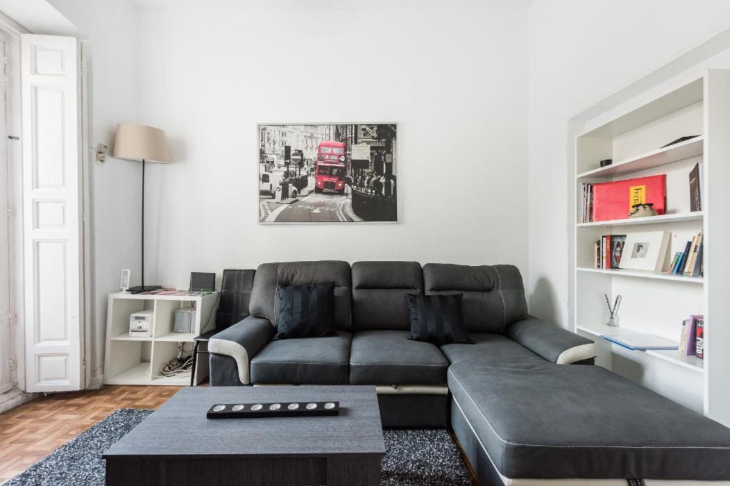 M&F Apartaments Chueca Madrid Exterior photo